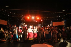 le Bal Marionnettique 35 * 6240 x 4160 * (7.72MB)